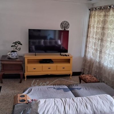 Casa Residencial com 316m², 5 quartos, 2 suítes, 2 garagens, no bairro Jurerê Internacional em Florianópolis