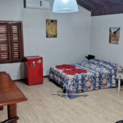 Casa Residencial com 316m², 5 quartos, 2 suítes, 2 garagens, no bairro Jurerê Internacional em Florianópolis