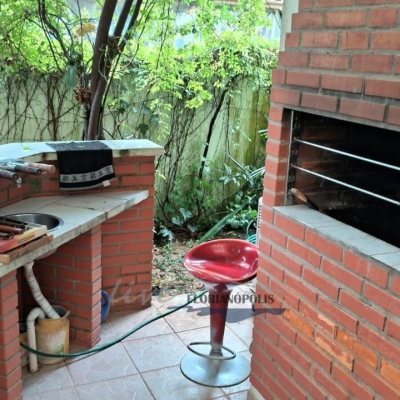 Casa Residencial com 316m², 5 quartos, 2 suítes, 2 garagens, no bairro Jurerê Internacional em Florianópolis