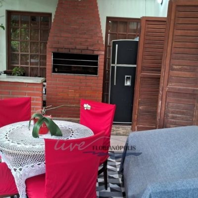 Casa Residencial com 316m², 5 quartos, 2 suítes, 2 garagens, no bairro Jurerê Internacional em Florianópolis