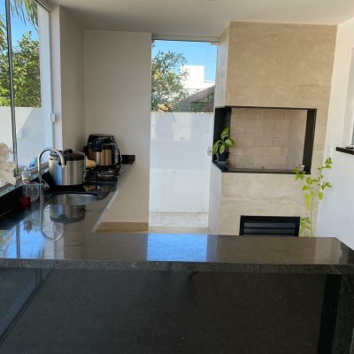 Casa Residencial com 412m², 3 quartos, 3 suítes, 2 garagens, no bairro Jurerê Internacional em Florianópolis