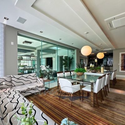 Casa Residencial com 1200m², 4 quartos, 4 suítes, 5 garagens, no bairro Jurerê Internacional em Florianópolis