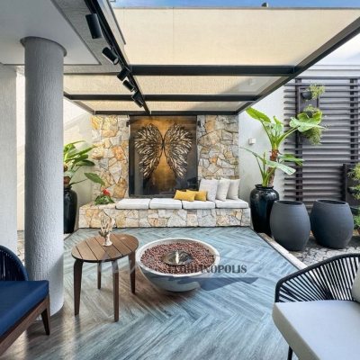 Casa Residencial com 1200m², 4 quartos, 4 suítes, 5 garagens, no bairro Jurerê Internacional em Florianópolis