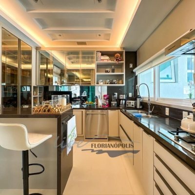 Casa Residencial com 1200m², 4 quartos, 4 suítes, 5 garagens, no bairro Jurerê Internacional em Florianópolis