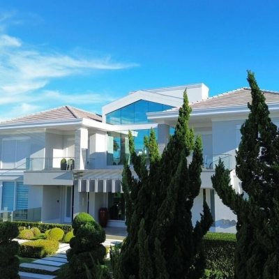 Casa Residencial com 1200m², 4 quartos, 4 suítes, 5 garagens, no bairro Jurerê Internacional em Florianópolis