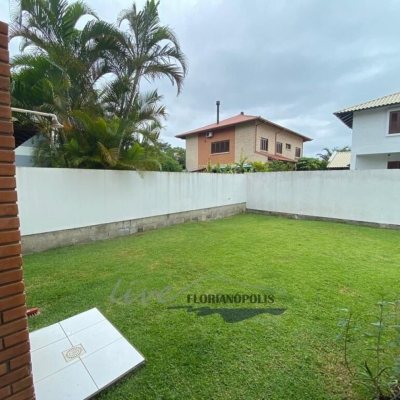 Casa Residencial com 200m², 3 quartos, 1 suíte, 1 garagem, no bairro Jurerê Internacional em Florianópolis