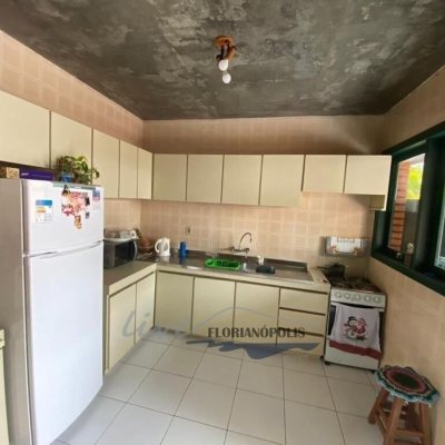 Casa Residencial com 200m², 3 quartos, 1 suíte, 1 garagem, no bairro Jurerê Internacional em Florianópolis