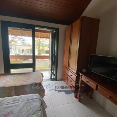 Casa Residencial com 200m², 3 quartos, 1 suíte, 1 garagem, no bairro Jurerê Internacional em Florianópolis