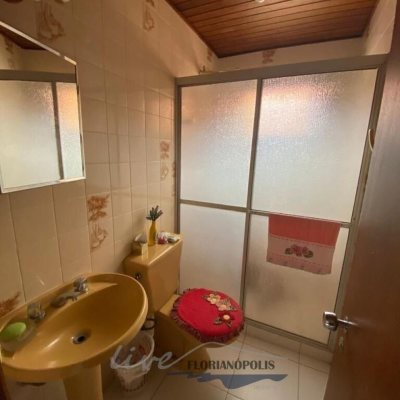 Casa Residencial com 200m², 3 quartos, 1 suíte, 1 garagem, no bairro Jurerê Internacional em Florianópolis