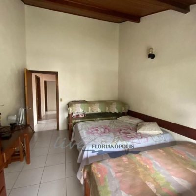 Casa Residencial com 200m², 3 quartos, 1 suíte, 1 garagem, no bairro Jurerê Internacional em Florianópolis