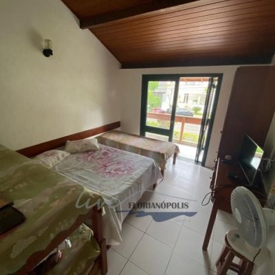 Casa Residencial com 200m², 3 quartos, 1 suíte, 1 garagem, no bairro Jurerê Internacional em Florianópolis