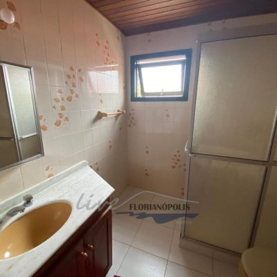 Casa Residencial com 200m², 3 quartos, 1 suíte, 1 garagem, no bairro Jurerê Internacional em Florianópolis