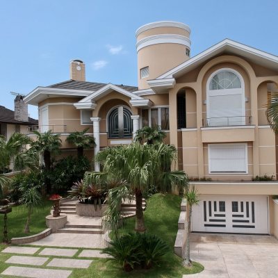 Casa Residencial com 800m², 9 quartos (sendo 8 suítes), 5 garagens, no bairro Jurerê Internacional em Floranópolis