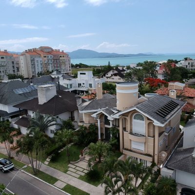 Casa Residencial com 800m², 9 quartos (sendo 8 suítes), 5 garagens, no bairro Jurerê Internacional em Floranópolis