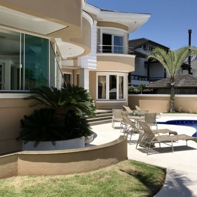 Casa Residencial com 800m², 9 quartos (sendo 8 suítes), 5 garagens, no bairro Jurerê Internacional em Floranópolis