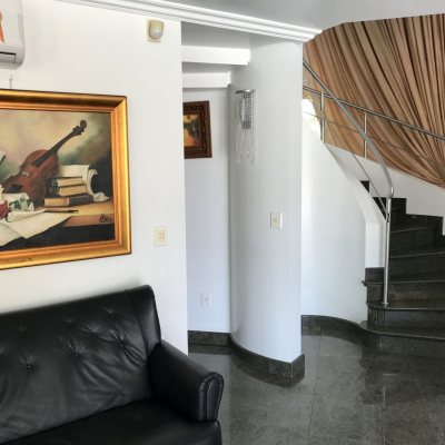 Casa Residencial com 800m², 9 quartos (sendo 8 suítes), 5 garagens, no bairro Jurerê Internacional em Floranópolis
