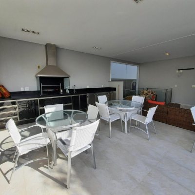 Casa Residencial com 900m², 4 quartos, 4 suítes, 4 garagens, no bairro Jurerê Internacional em Florianópolis