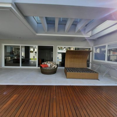 Casa Residencial com 900m², 4 quartos, 4 suítes, 4 garagens, no bairro Jurerê Internacional em Florianópolis