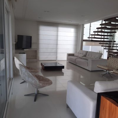 Casa Residencial com 900m², 4 quartos, 4 suítes, 4 garagens, no bairro Jurerê Internacional em Florianópolis