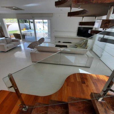 Casa Residencial com 900m², 4 quartos, 4 suítes, 4 garagens, no bairro Jurerê Internacional em Florianópolis