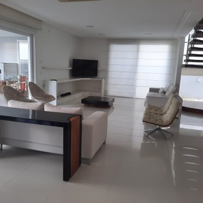 Casa Residencial com 900m², 4 quartos, 4 suítes, 4 garagens, no bairro Jurerê Internacional em Florianópolis