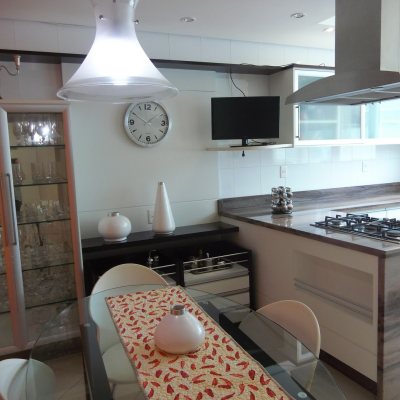 Casa Residencial com 650m², 4 quartos, 4 suítes, 5 garagens, no bairro Jurerê Internacional em Florianópolis