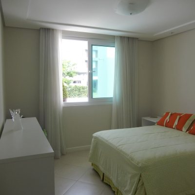 Casa Residencial com 650m², 4 quartos, 4 suítes, 5 garagens, no bairro Jurerê Internacional em Florianópolis