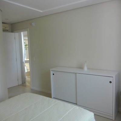 Casa Residencial com 650m², 4 quartos, 4 suítes, 5 garagens, no bairro Jurerê Internacional em Florianópolis