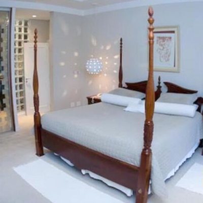 Casa Residencial com 520m², 5 quartos, 4 garagens, no bairro Jurerê em Florianópolis