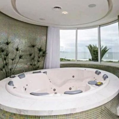 Casa Residencial com 1600m², 5 quartos (sendo 5 suítes), 7 garagens, no bairro Jurerê Internacional em Florianópolis