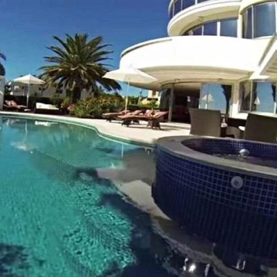 Casa Residencial com 1600m², 5 quartos (sendo 5 suítes), 7 garagens, no bairro Jurerê Internacional em Florianópolis