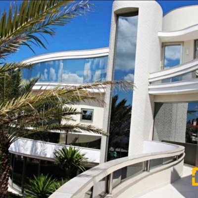 Casa Residencial com 1600m², 5 quartos (sendo 5 suítes), 7 garagens, no bairro Jurerê Internacional em Florianópolis