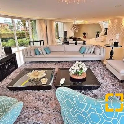 Casa Residencial com 1600m², 5 quartos (sendo 5 suítes), 7 garagens, no bairro Jurerê Internacional em Florianópolis