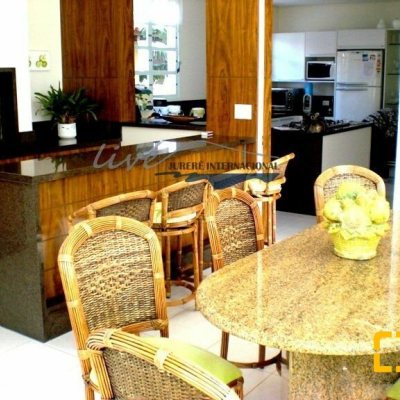 Casa Residencial com 480m², 4 quartos, 4 suítes, 6 garagens, no bairro Jurerê Internacional em Florianópolis