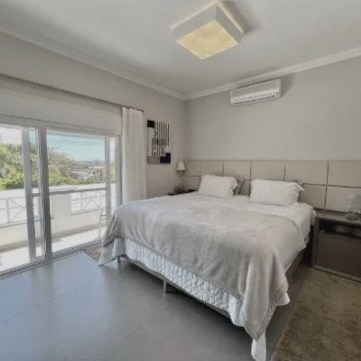 Casa Residencial com 450m², 4 quartos, 4 suítes, 6 garagens, no bairro Jurerê Internacional em Florianópolis