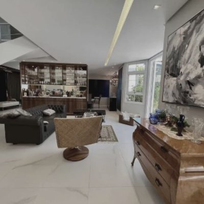 Casa Residencial com 450m², 4 quartos, 4 suítes, 6 garagens, no bairro Jurerê Internacional em Florianópolis