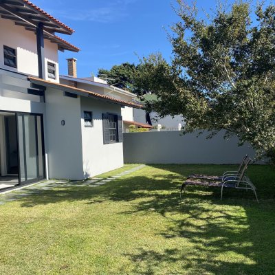Casa Residencial com 350m², 4 quartos, 4 suítes, 3 garagens, no bairro Jurerê Internacional em Florianópolis