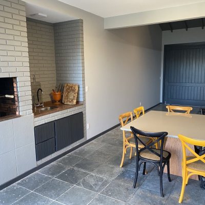 Casa Residencial com 350m², 4 quartos, 4 suítes, 3 garagens, no bairro Jurerê Internacional em Florianópolis