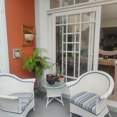 Casa Residencial com 300m², 4 quartos (sendo 4 suítes), 2 garagens, no bairro Jurerê Internacional em Florianópolis