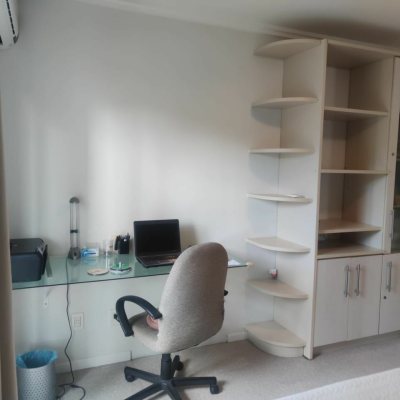 Casa Residencial com 300m², 4 quartos (sendo 4 suítes), 2 garagens, no bairro Jurerê Internacional em Florianópolis