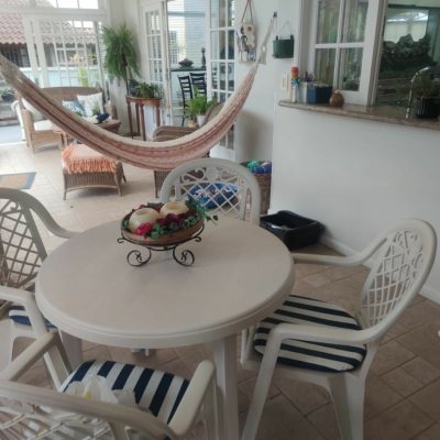 Casa Residencial com 300m², 4 quartos (sendo 4 suítes), 2 garagens, no bairro Jurerê Internacional em Florianópolis