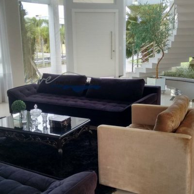 Casa Residencial com 470m², 4 quartos, 4 suítes, 2 garagens, no bairro Jurerê Internacional em Florianópolis