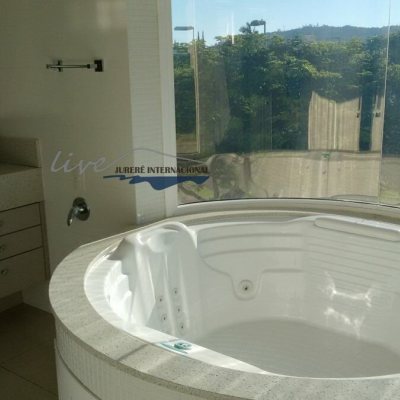 Casa Residencial com 470m², 4 quartos, 4 suítes, 2 garagens, no bairro Jurerê Internacional em Florianópolis