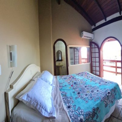 Pousada com 852m², 14 quartos (sendo 7 suítes), 10 garagens, no bairro Ponta das Canas em Florianópolis