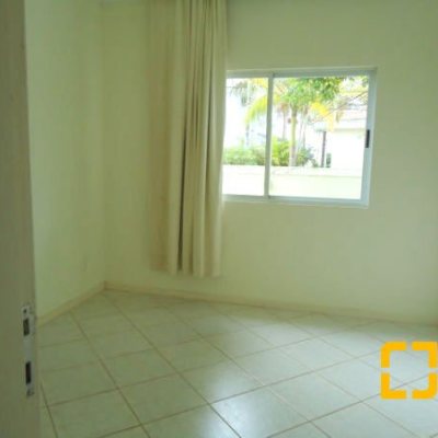 Casa Residencial com 380m², 5 quartos, 2 suítes, 2 garagens, no bairro Jurerê em Florianópolis