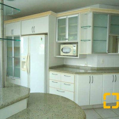 Casa Residencial com 380m², 5 quartos, 2 suítes, 2 garagens, no bairro Jurerê em Florianópolis