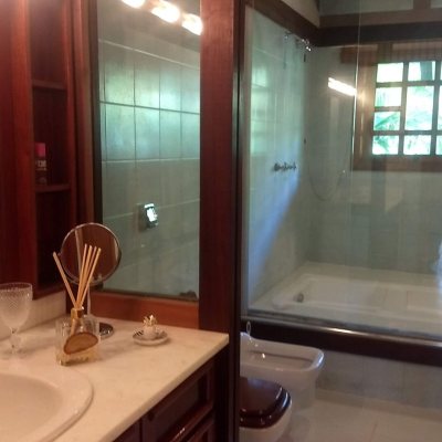 Casa Residencial com 942m², 5 quartos (sendo 5 suítes), 3 garagens, no bairro Jurerê Internacional em Florianópolis