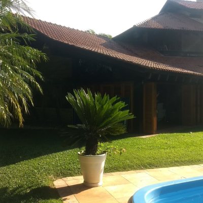 Casa Residencial com 942m², 5 quartos (sendo 5 suítes), 3 garagens, no bairro Jurerê Internacional em Florianópolis