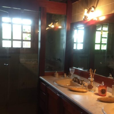 Casa Residencial com 942m², 5 quartos (sendo 5 suítes), 3 garagens, no bairro Jurerê Internacional em Florianópolis