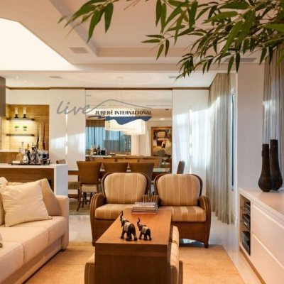 Casa Residencial com 464m², 5 quartos (sendo 4 suítes), 4 garagens, no bairro Jurerê Internacional em Florianópolis